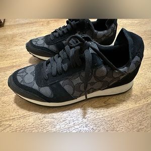 Coach gray and black monogram women’s tennis shoes sneaker size US 6.5